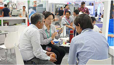 永信贵宾会217署理商展会洽谈实拍图